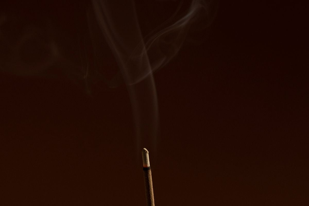 Low smoke incense: a guide for small spaces